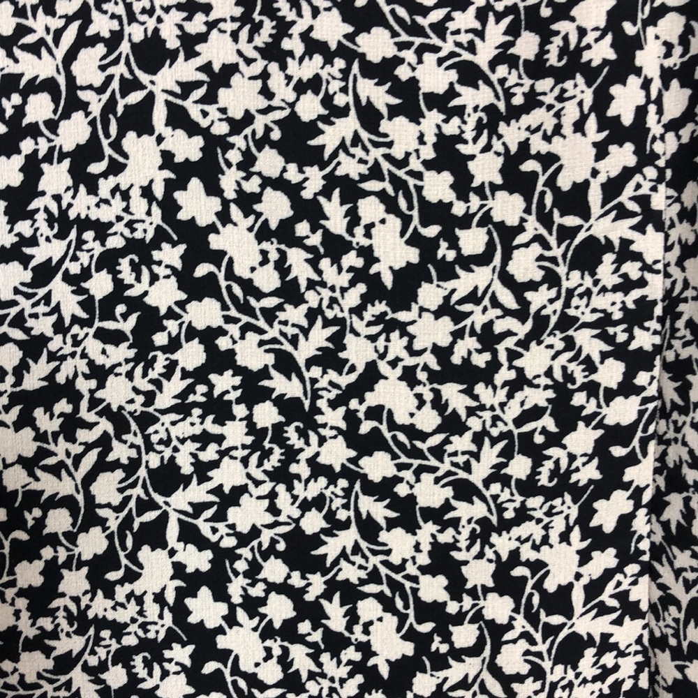 Urban Outfitters Angelica Floral Ruffle Midi Dress Black Cream Size Medium - Picture 8 of 12